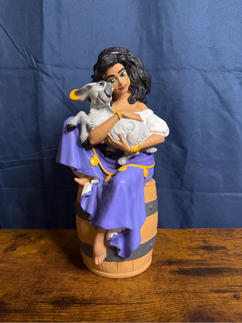 Disney's The Huntchback Of Notre Dame Esmeralda Djali & Figurine Coin Piggy Bank